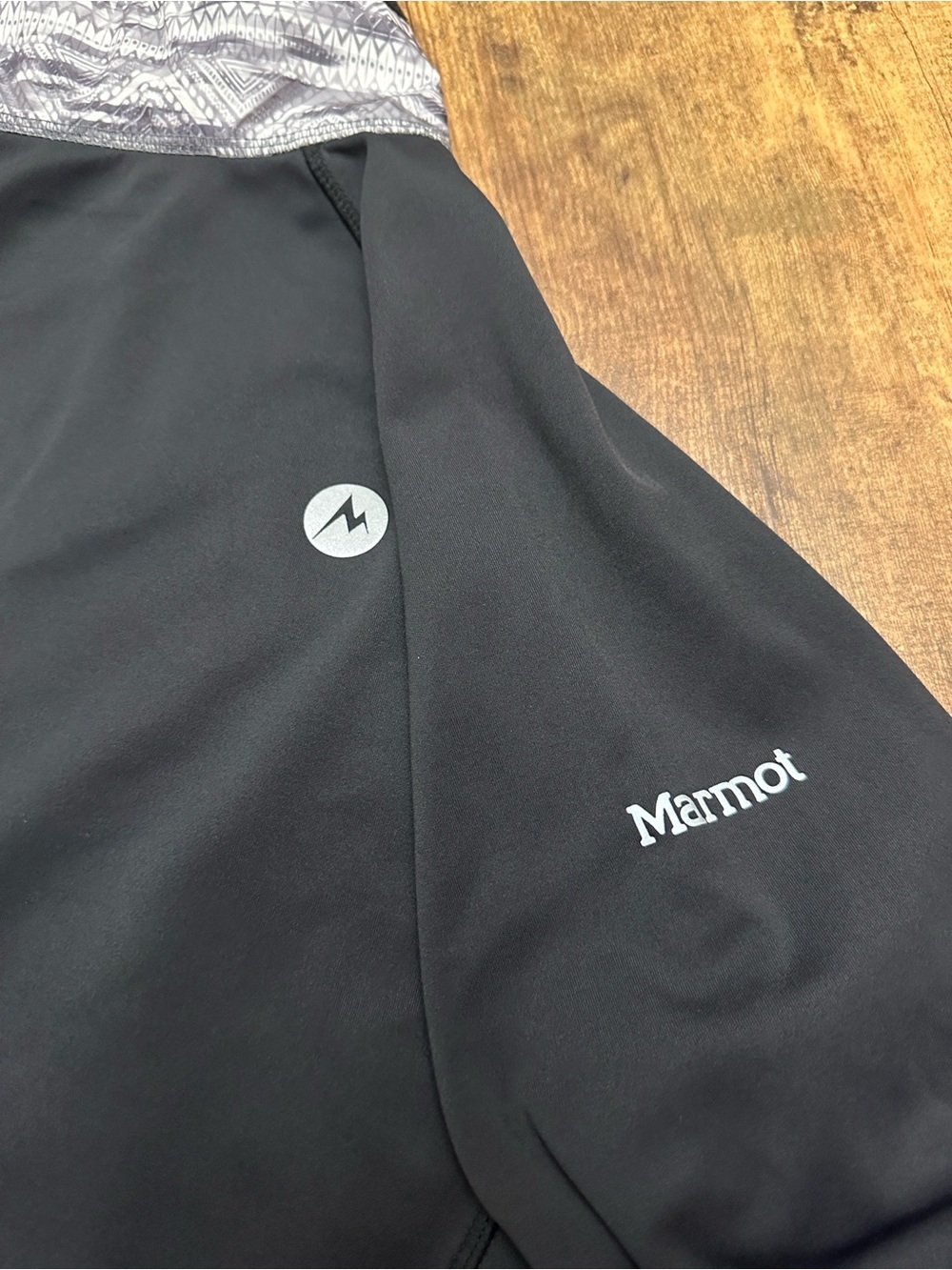Marmot Black & Gray Patterned Softshell Jacket - Picture 6 of 6